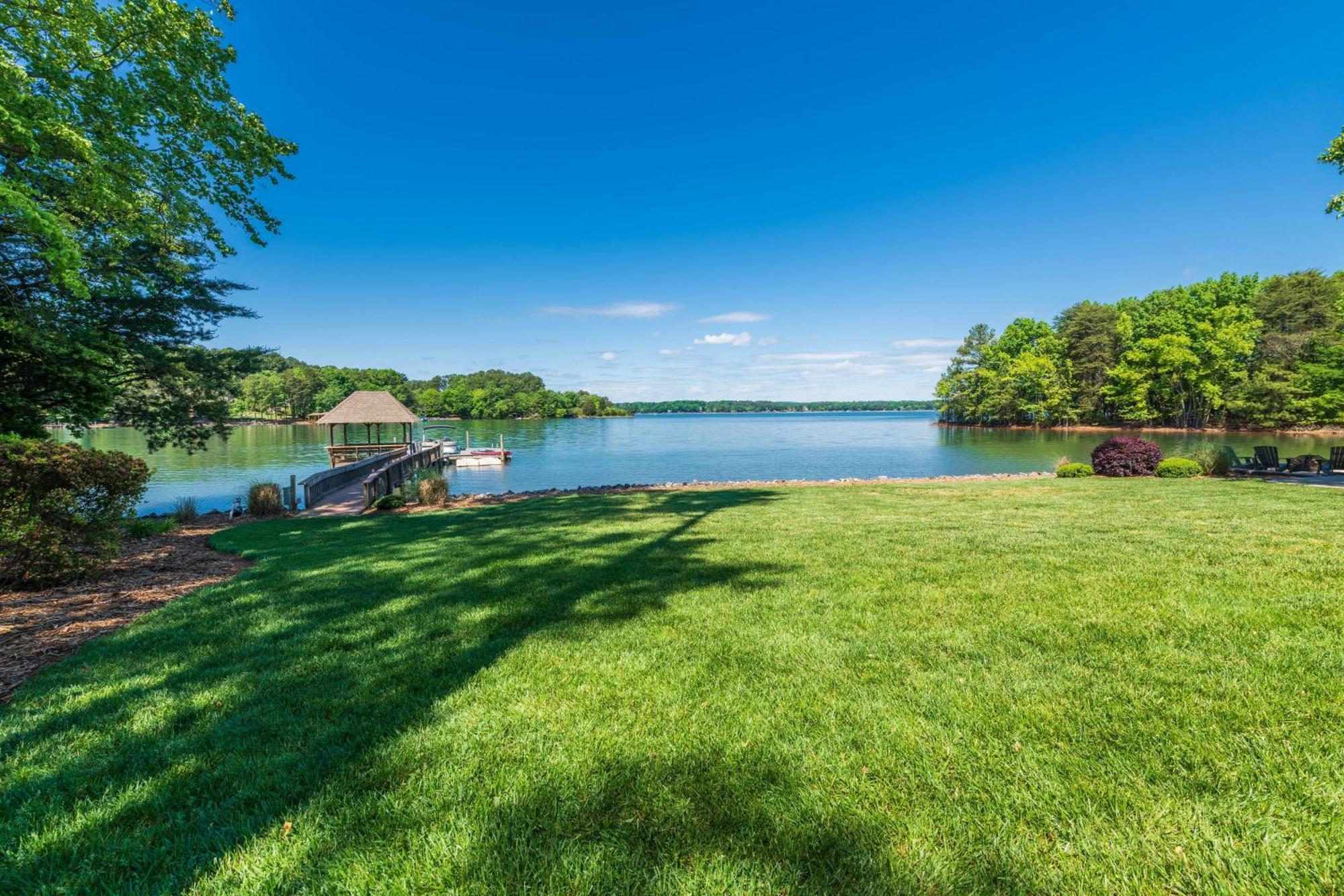 Lake Norman Hideaway ムアズビル エクステリア 写真