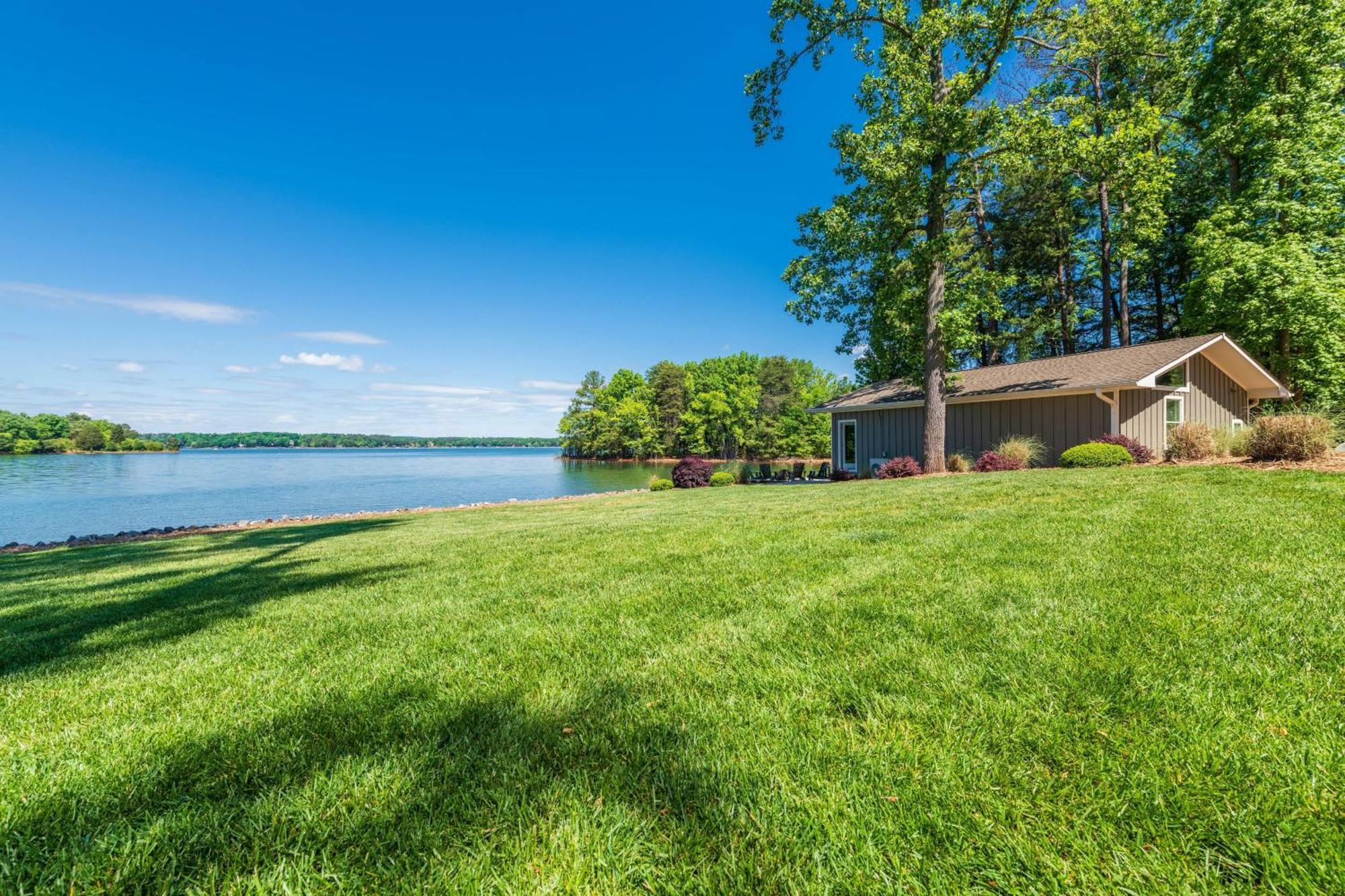 Lake Norman Hideaway ムアズビル エクステリア 写真